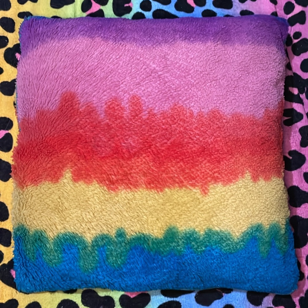 ❣️CLEARANCE ITEM❣️Justice Peace Sign Pillow - Picture 3 of 6